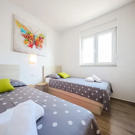 Apartman 1oak 2 *