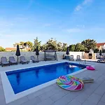 Apartamento 1oak 2 *
